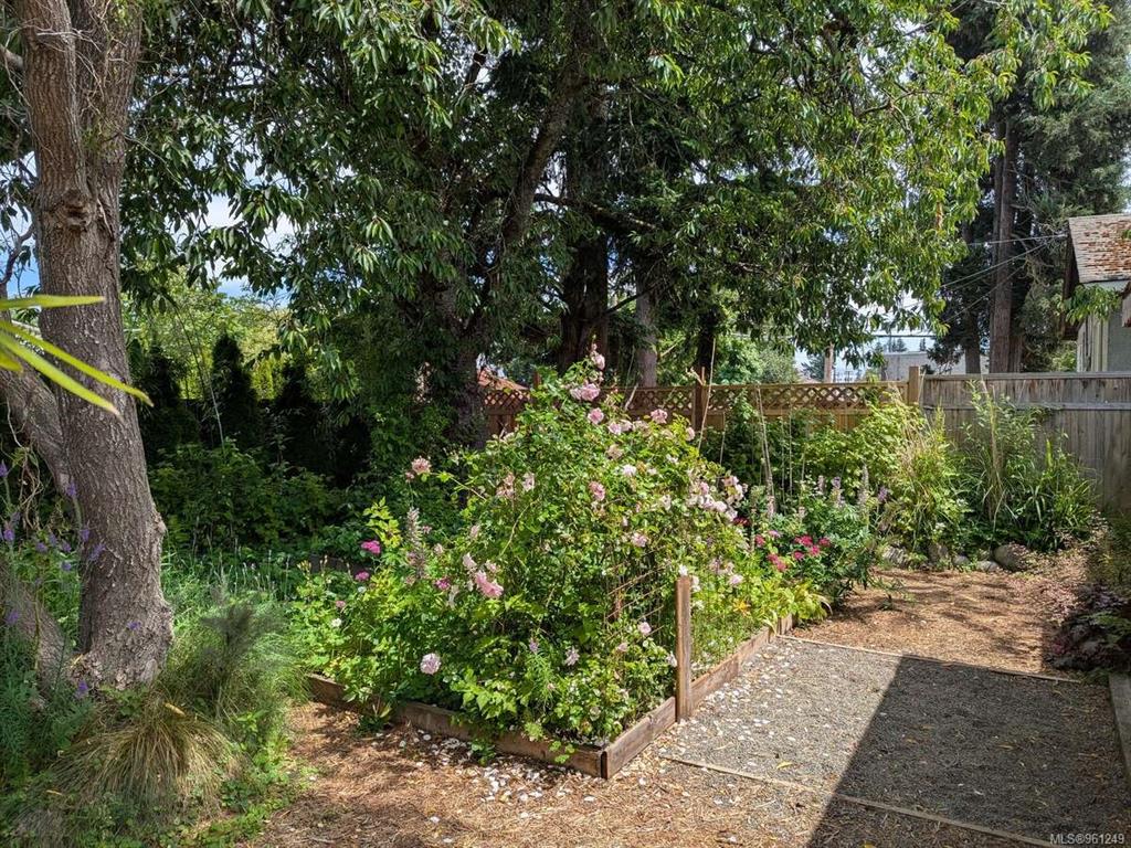 Fourth View of 1911 19th Ave, Campbell River, BC, V9W 4M8