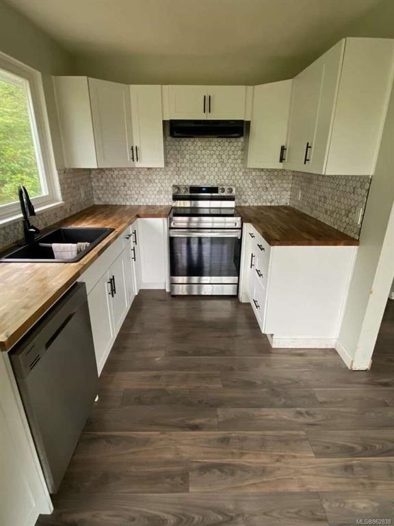 Second View of 551 Macmillan Dr, Sayward, BC, V0P 1R0