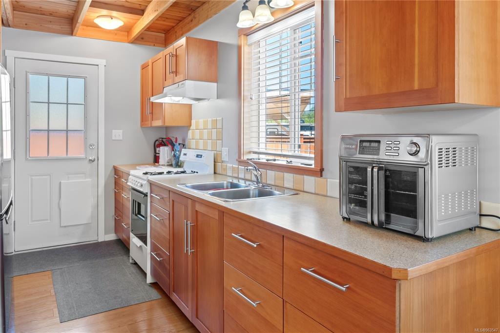 Fifth View of 1129 Fifth Ave, Salmon Beach, Ucluelet, BC, V0R 3A0