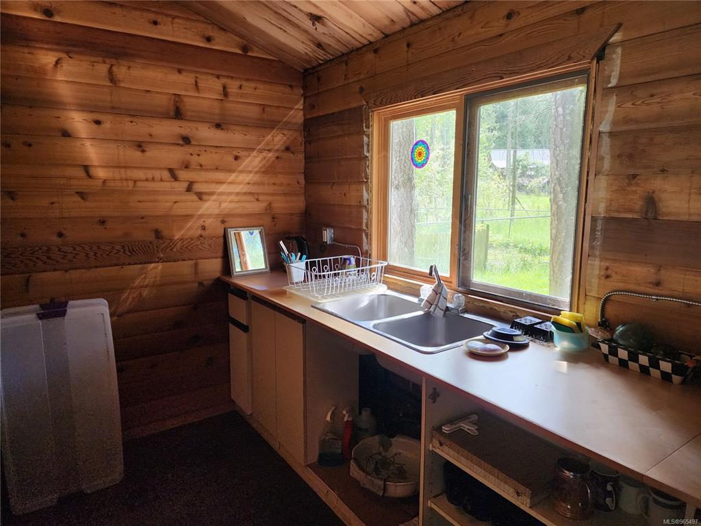 Fourth View of 605 South Rd, Gabriola Island, BC, V0R 1X3
