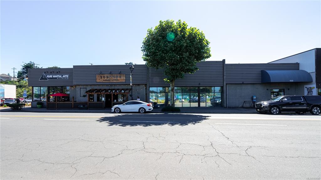 922 Island Hwy, 969849, BC,