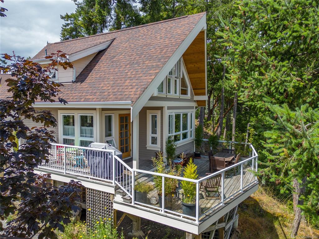 2315 Mackinnon Rd, 973294, BC,
