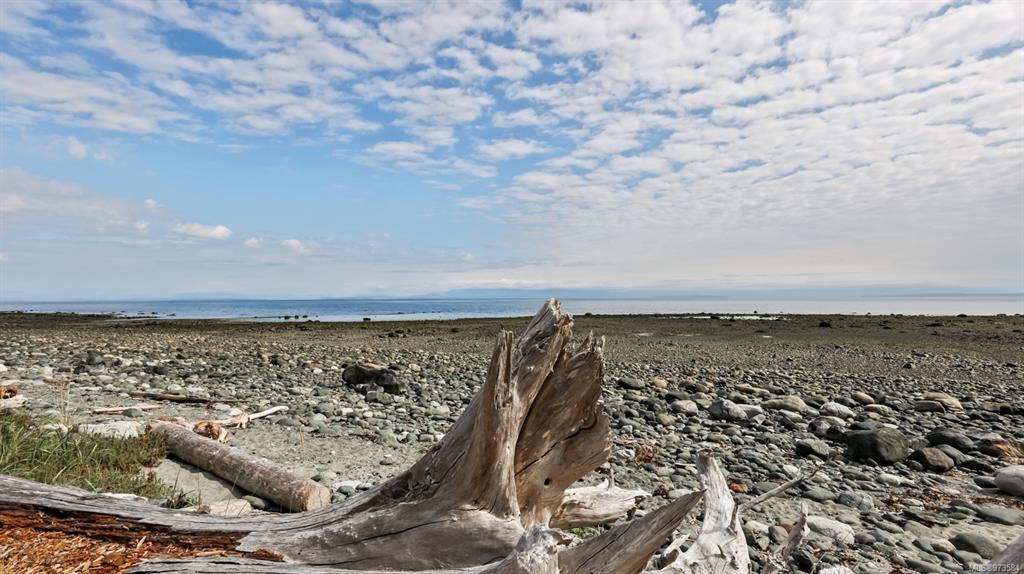 Fifth View of 1494 Wilkinson Rd, Comox, BC, V9M 4B3