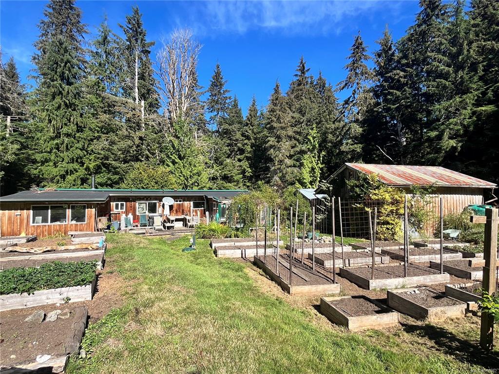323 Sawmill Rd, 976882, BC,