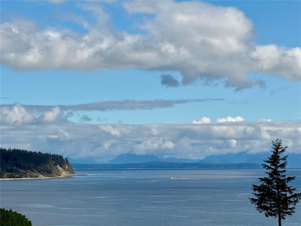 Fifth View of 1335 Galerno Rd, Campbell River, BC, V9W 1K2