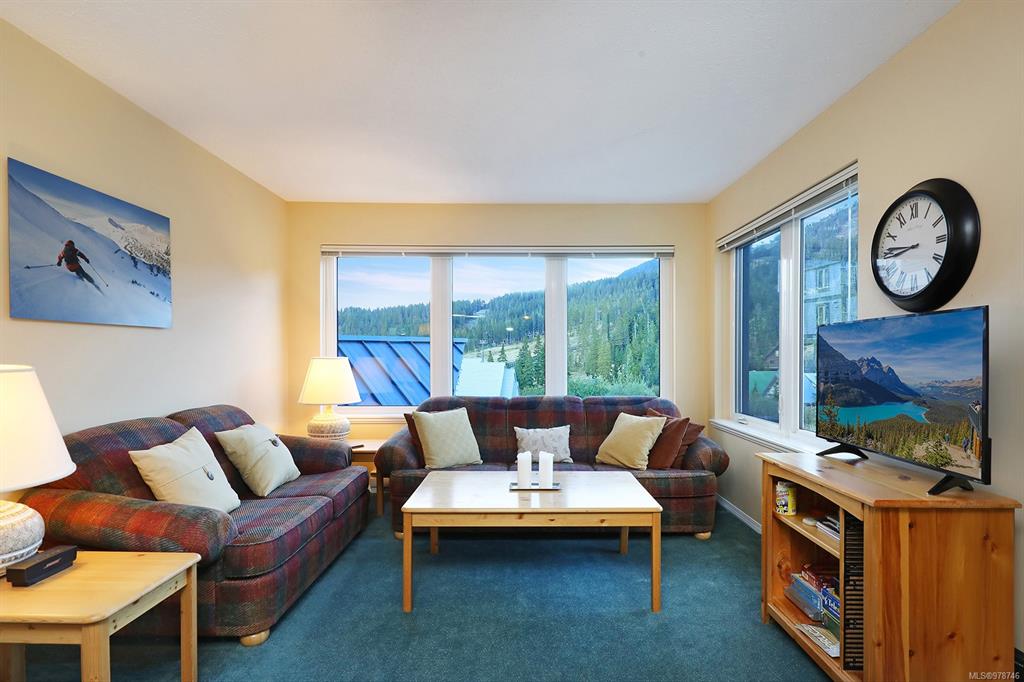 Fourth View of 1320 Henry Rd, BLUEBERRY HILL, Courtenay, BC, V9J 1L0
