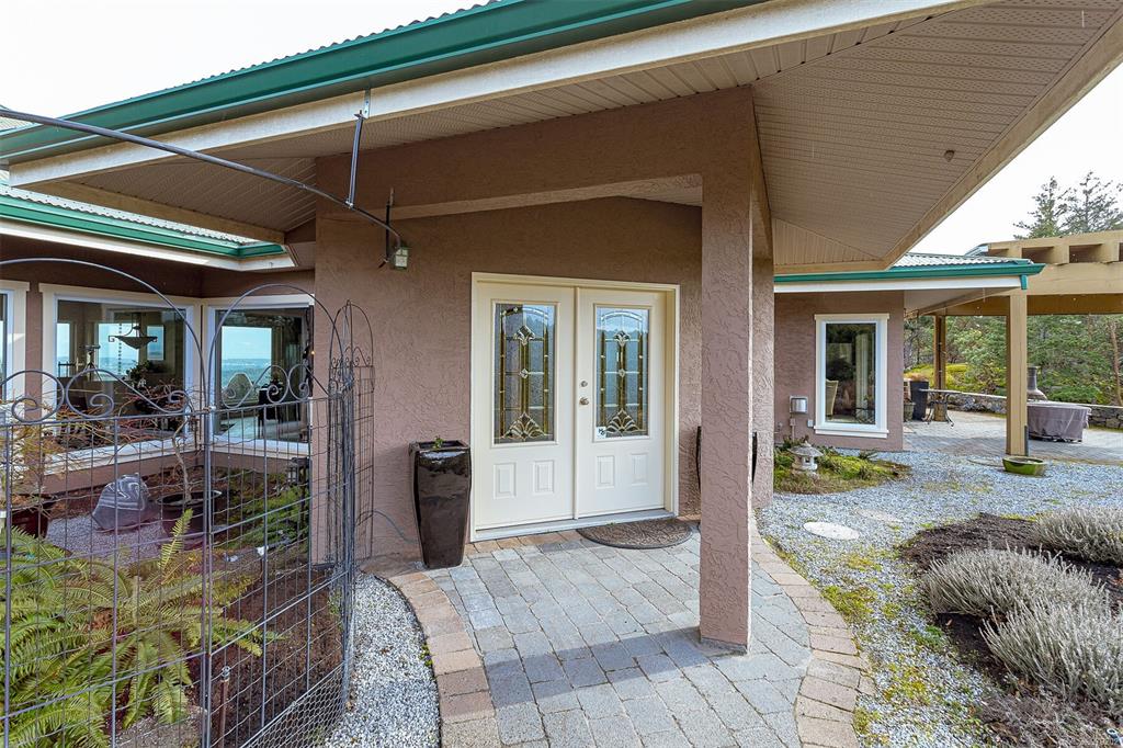 Third View of 4303 Munn Rd, Highlands, BC, V9E 1C8