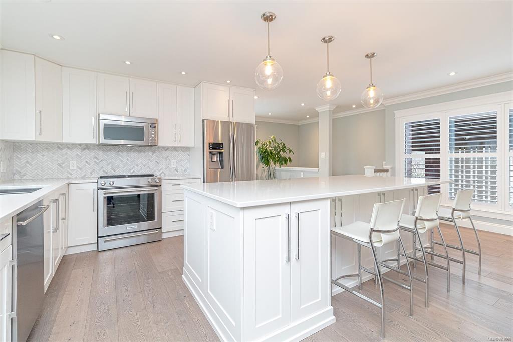 Third View of 2345 Cedar Hill Cross Rd, Upland Estates, Oak Bay, BC, V8P 5M8