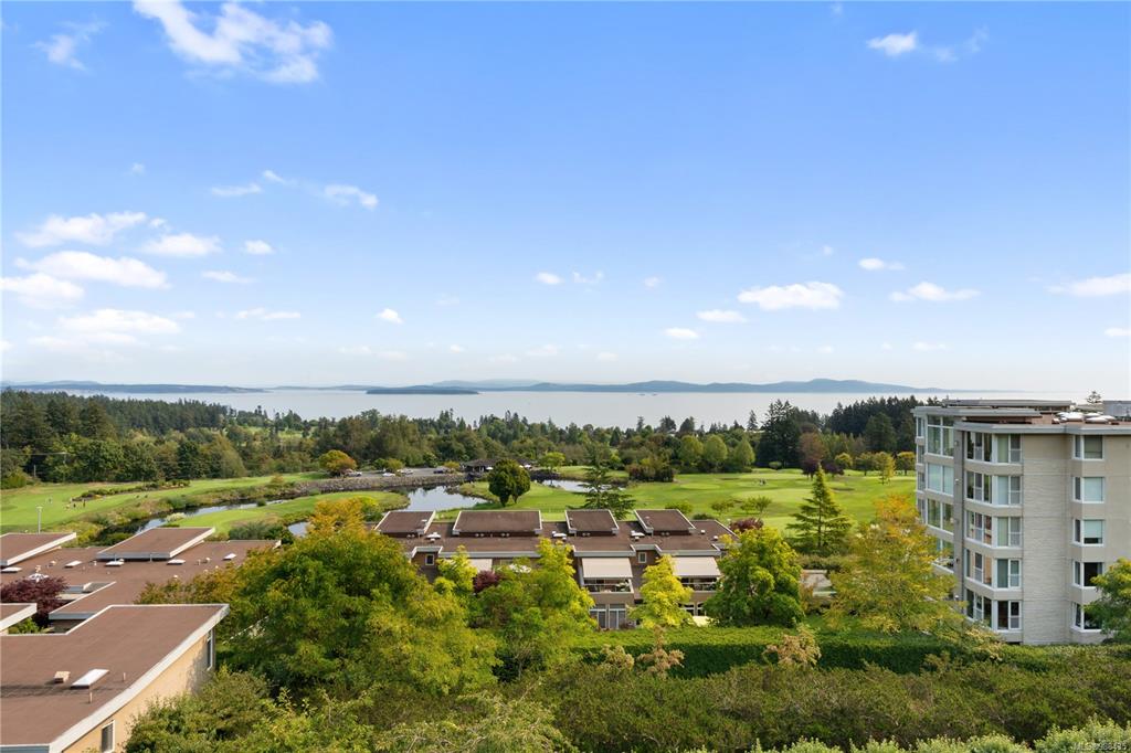 748 Sayward Hill Terr, 988435, BC,