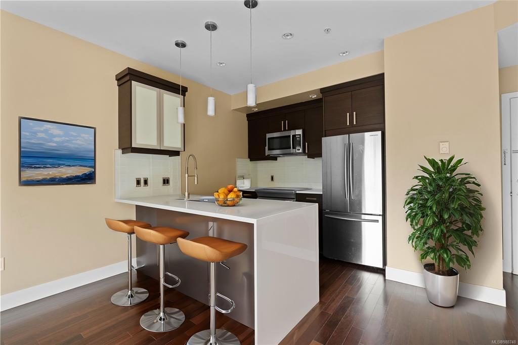 Fourth View of 2589 Penrhyn St, Saanich, BC, V8N 1G4