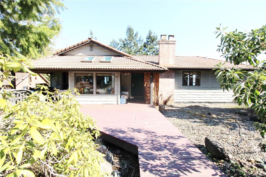 Main View of 5904 Garvin Rd, Union Bay, BC, V0R 3B0