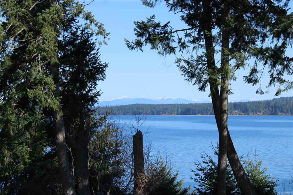 Third View of 5904 Garvin Rd, Union Bay, BC, V0R 3B0