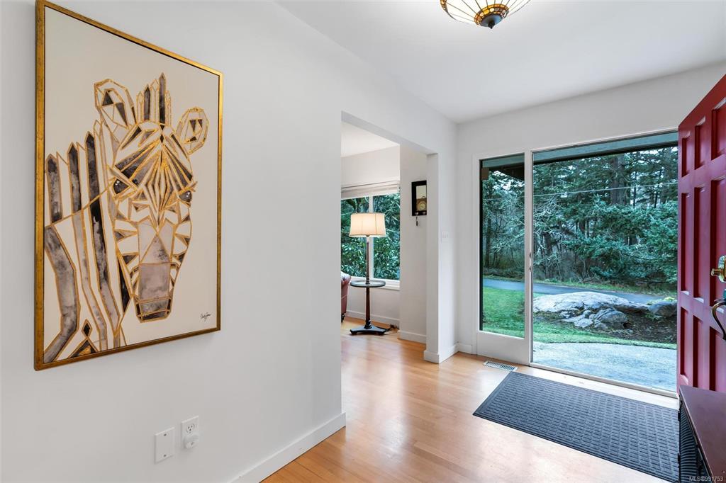 Fourth View of 2901 Sea Point Dr, Saanich, BC, V8N 1S9