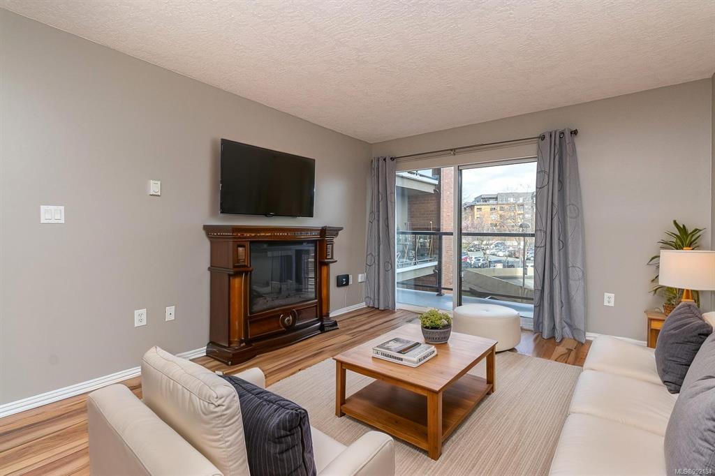 Third View of 103 Gorge Rd E, Treelane Estates, Victoria, BC, V9A 6Z2