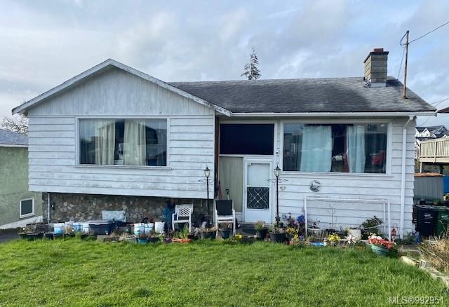 411 415 419 Burnside Rd, 992951, BC,