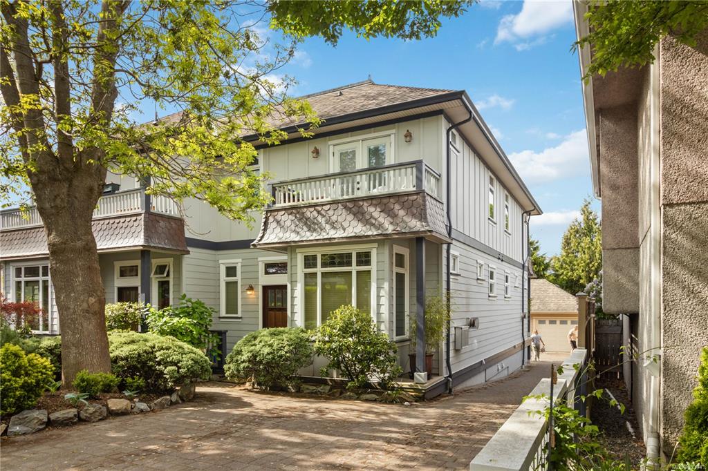 Second View of 209 Superior St, Victoria, BC, V8V 1T4