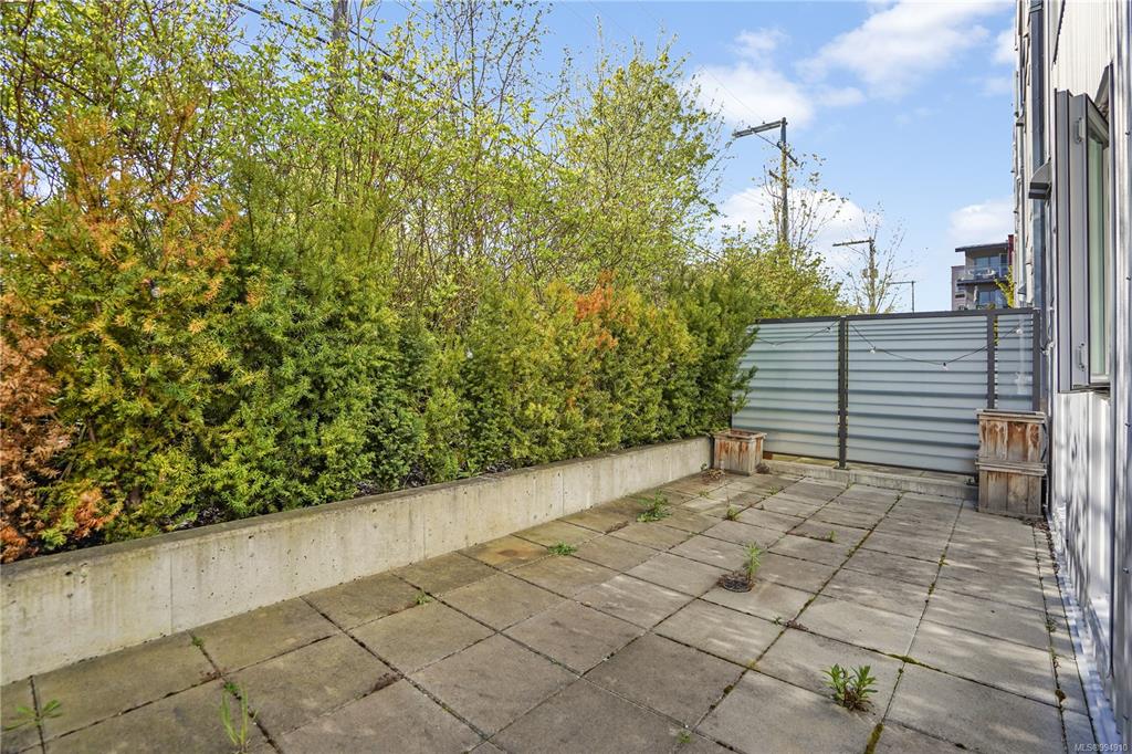 Fifth View of 767 Tyee Rd, Horizon, Victoria, BC, V9A 0G5