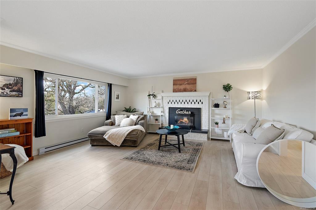 Fourth View of 3874 Lancaster Rd, Saanich, BC, V8X 2B3