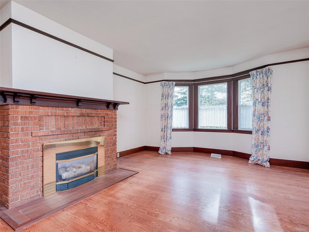 Fifth View of 1846 Ferndale Rd, Saanich, BC, V8N 2Y1