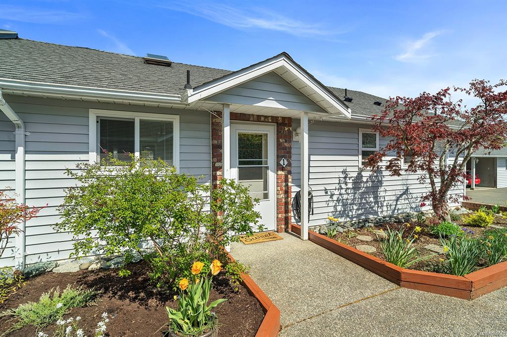 Third View of 405 Craig St, Craig Court, Parksville, BC, V9P 1L4