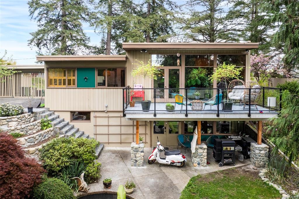 Second View of 6110 Grieve Rd, Duncan, BC, V9L 2H1