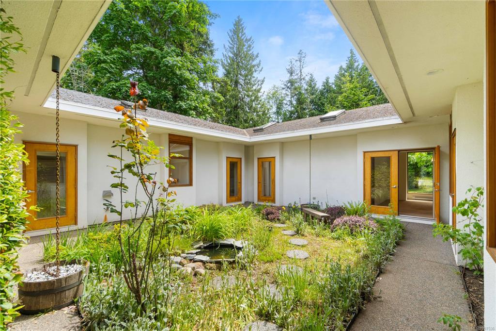 998 Bluebird Pl, 997536, BC,