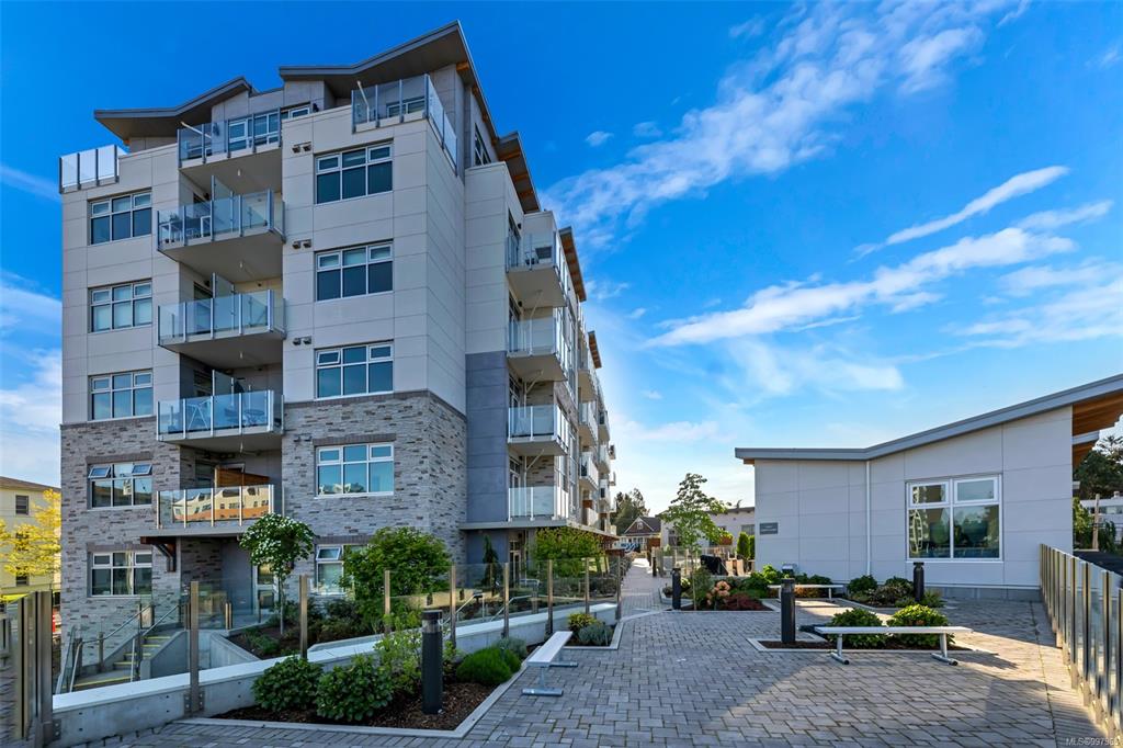 916 Lyall St, 997965, BC,