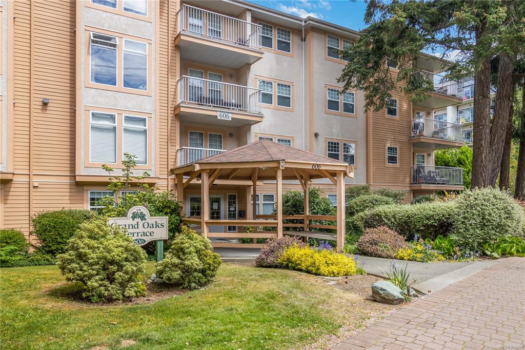 606 Goldstream Ave, 998060, BC,