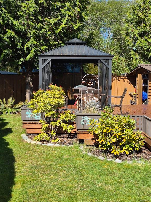 Fifth View of 6050 Island Hwy W, Qualicum Beach, BC, V9K 2E1