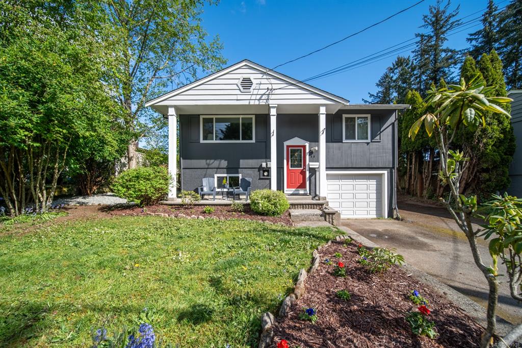 Second View of 676 Beaconsfield Rd, Nanaimo, BC, V9R 1X2