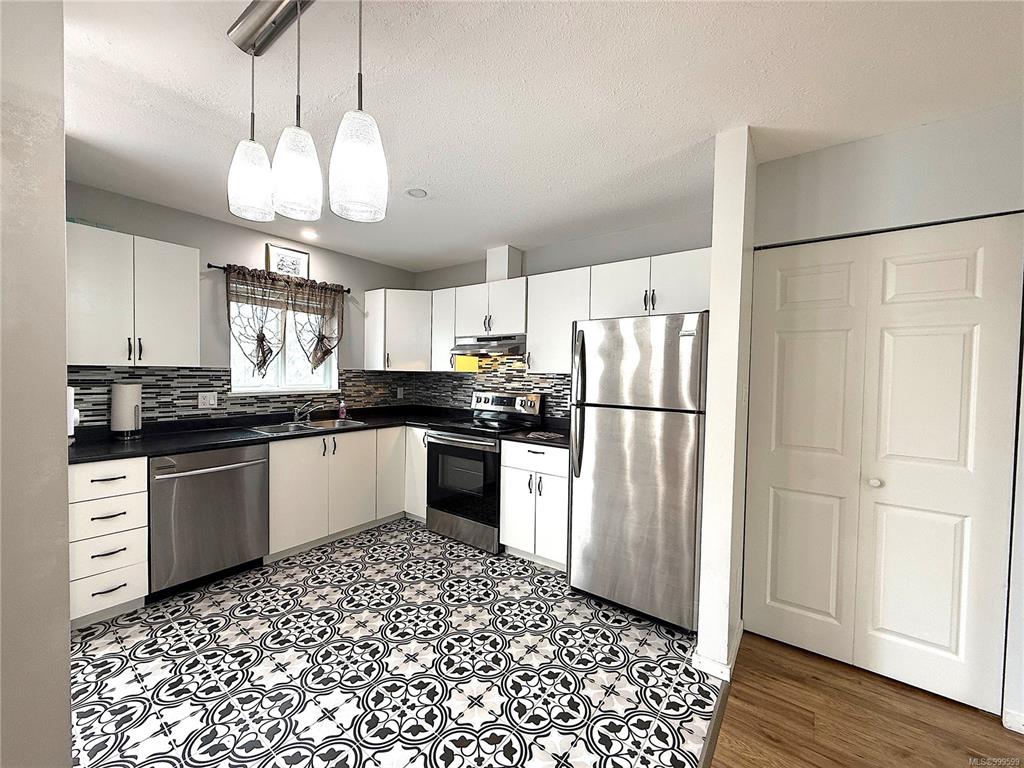704 7th Ave, 999599, BC,