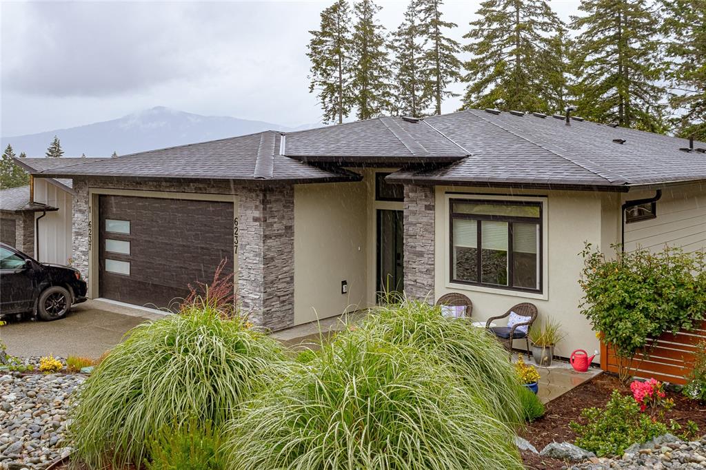 6237 Highwood Dr, 999645, BC,