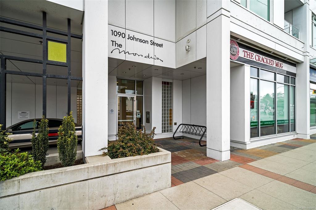 Fourth View of 1090 Johnson St, Victoria, BC, V8V 0B3