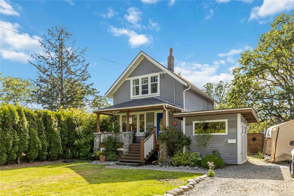 Fifth View of 3840 Savannah Ave, Saanich, BC, V8X 1T5