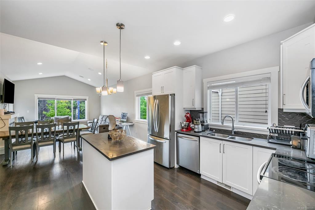 1318 Bombardier Cres, 1000539, BC,