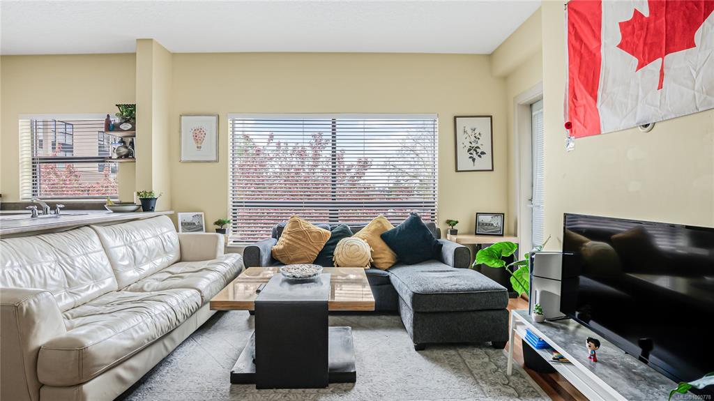 Fourth View of 870 Short St, Short Street Village (Strata Plan VIS5888), Saanich, BC, V8X 2V5