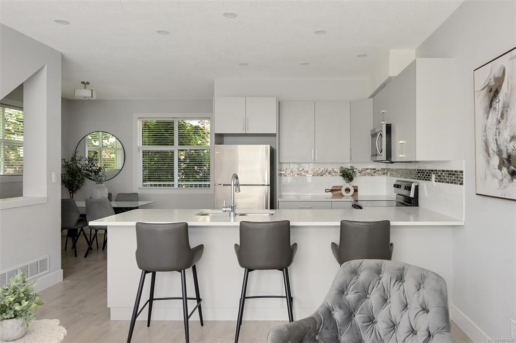1027 College St, 1001040, BC,
