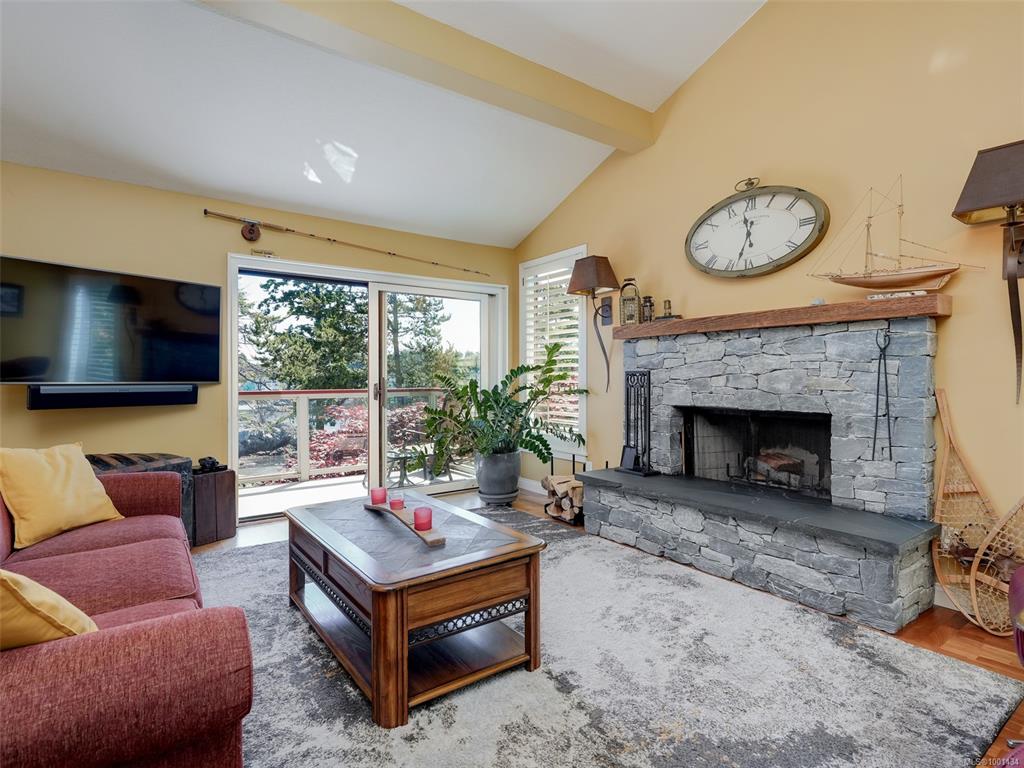 Third View of 442 Grafton St, Esquimalt, BC, V9A 6S3