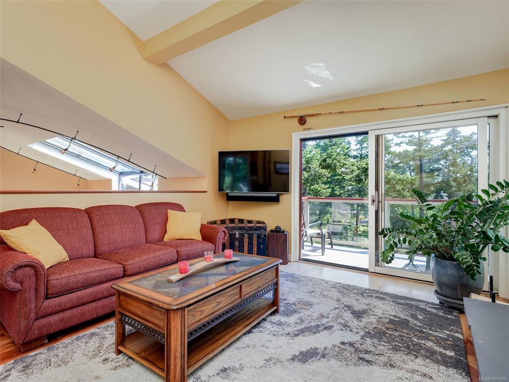 Fourth View of 442 Grafton St, Esquimalt, BC, V9A 6S3