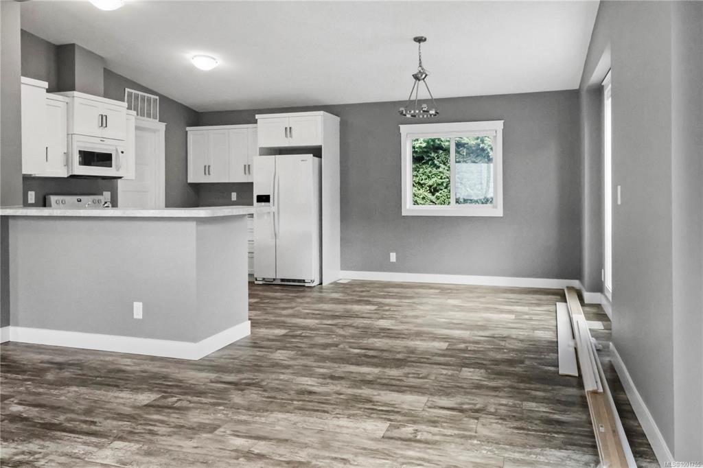 6325 Metral Dr, 1001755, BC,
