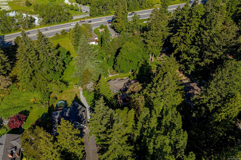 Fifth View of 5168 Santa Clara Ave, Saanich, BC, V8Y 1W4
