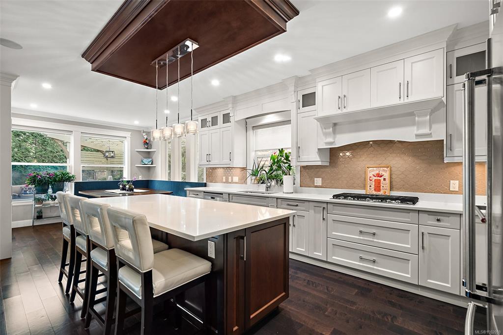 2103 Champions Way, 1002059, BC,