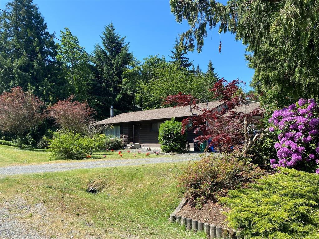 203 Cadboro Pl, 1002312, BC,