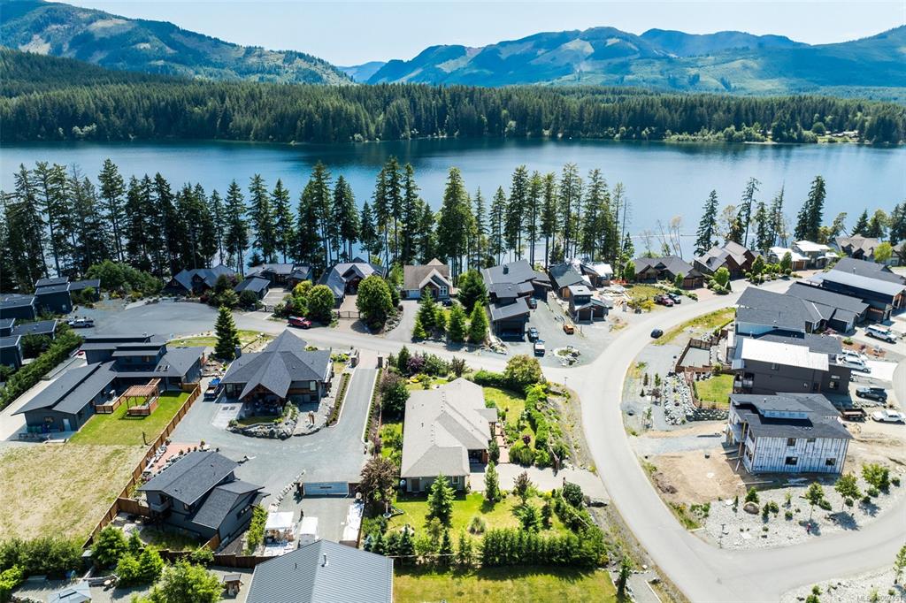 7284 Lakefront Dr, 1002451, BC,