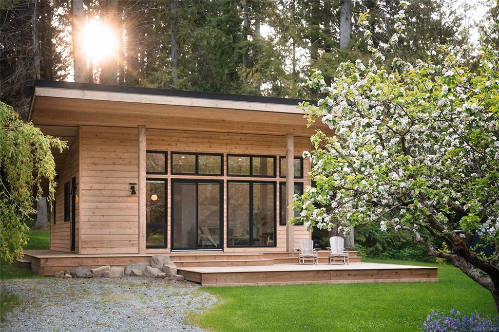 585 Wildwood Cres, 1002467, BC,