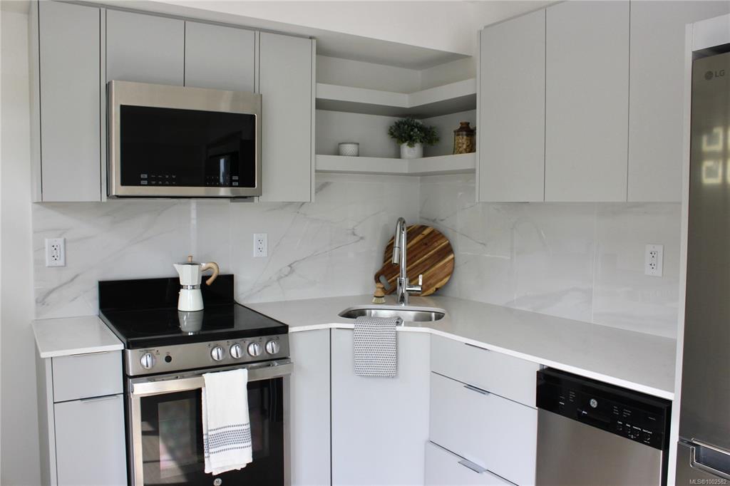 Fifth View of 4201 Tyndall Ave, Marlowe, Saanich, BC, V8N 3R9