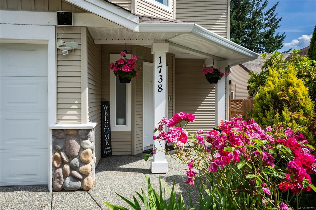 Third View of 1738 Country Hills Dr, Nanaimo, BC, V9X 1X5