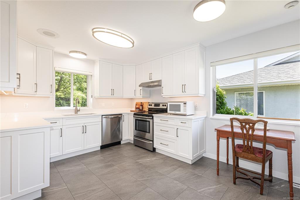 595 Evergreen Rd, 1003115, BC,