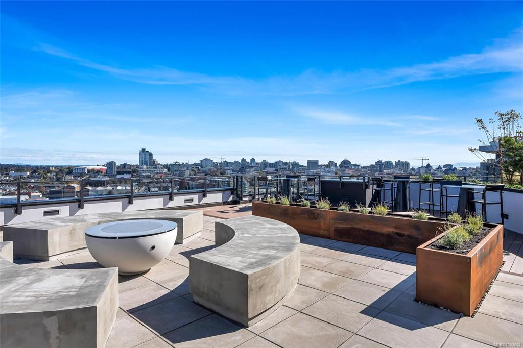 Fourth View of 363 Tyee Rd, Dockside Green T2, Victoria, BC, V9A 0B5