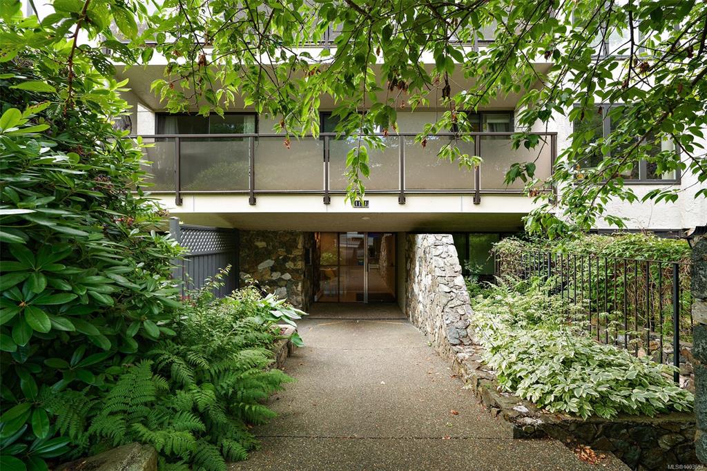 Third View of 1151 Oscar St, Victoria, BC, V8V 2X5